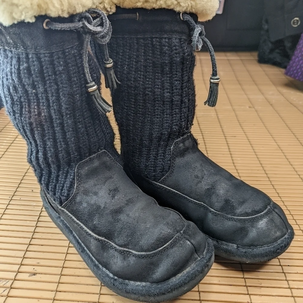 UGG Womens Size 7  Suburb Crochet Shearling Boots S/N 5124 Black_3